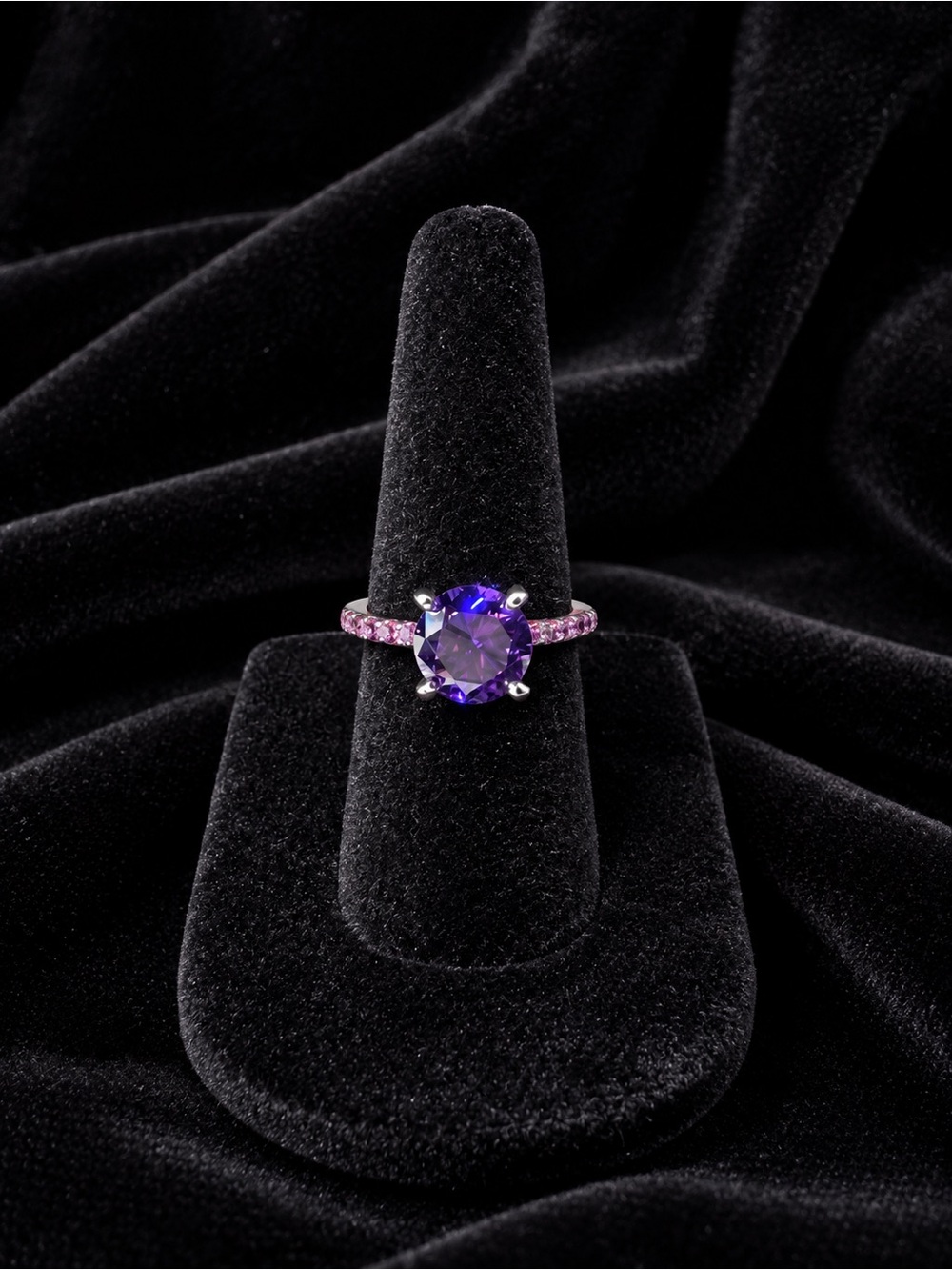 Amethyst Purple Ring with Tiny Purple Stones on the Shoulders Size 5